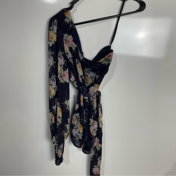 Gibson Look Navy Floral One Shoulder / Sleeve Chiffon Smocked Cuff Top - Picture 3 of 9